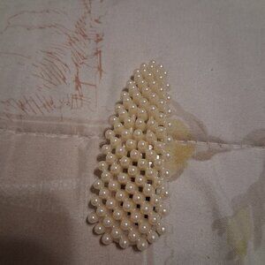 VINTAGE HAIR CLIPfinal price no more discounts pls struggling mama